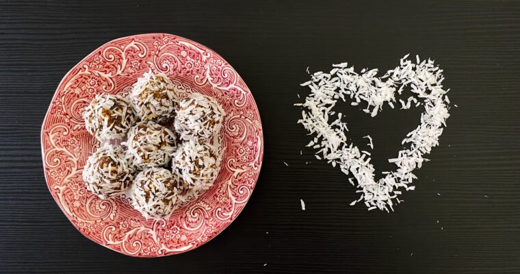 Quick and easy homemade raw bites