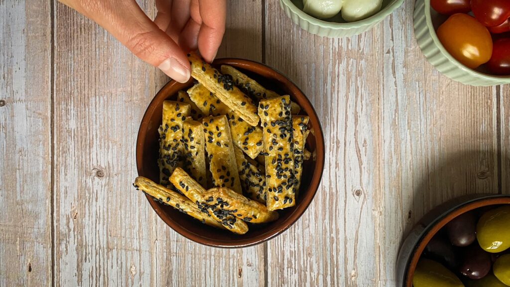 sourdough discard cheese crackers